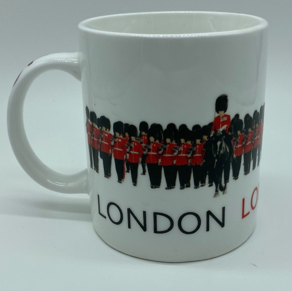 London Coffee Mug Cup Lambert Souvenirs England Guards Beefeaters Soldiers Tea